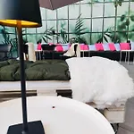 Luxury Rocopom - Front *