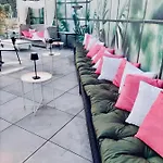 Luxury Rocopom - Front Malgrate