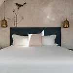 Luxury Rocopom - Front Hotel