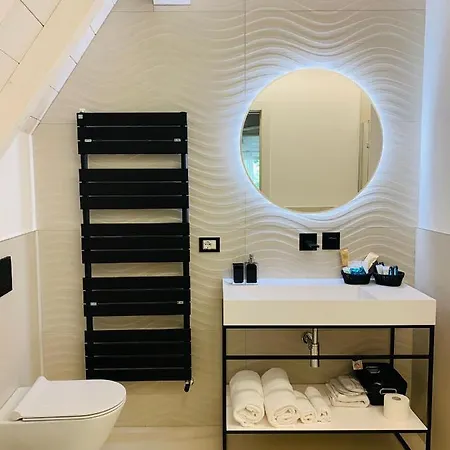 Luxury Rocopom - Front Hotel