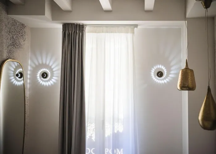 Luxury Rocopom - Front Szálloda