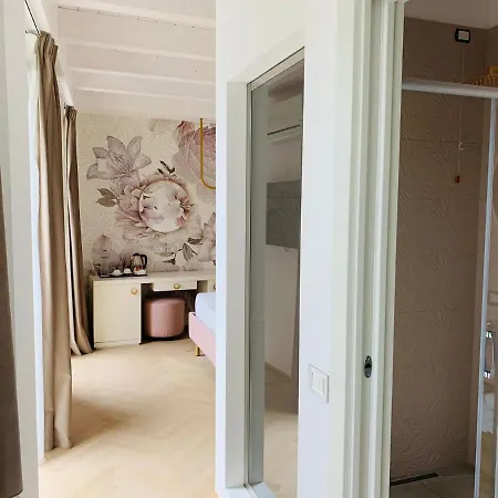 Hotel Luxury Rocopom - Front Malgrate