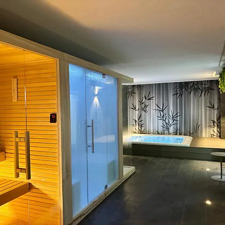 Hotell Luxury Rocopom - Front *